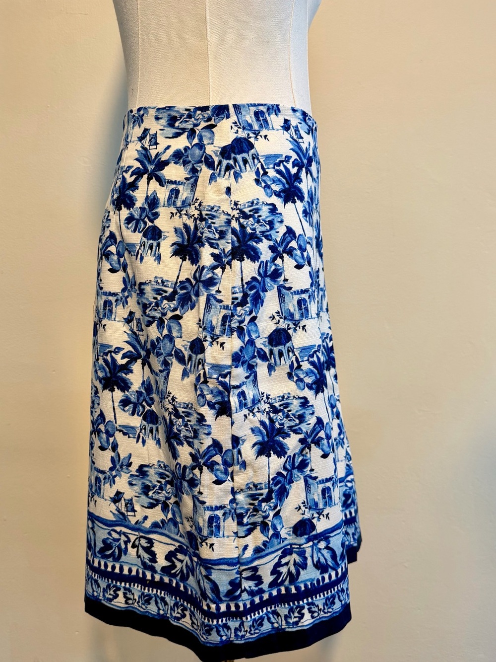 LOFT White and Blue Tropical Print Pencil Skirt - Picture 4 of 6